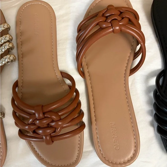 Old Navy Sandals/Slides 3 pairs for $12
Gold, Brown & Black Size 10 Never Worn - Picture 3 of 11